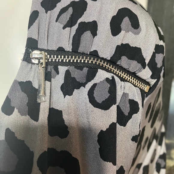 Fun and fabulous Lane Bryant grey leopard print wrap dress 18/20 - Picture 3 of 4